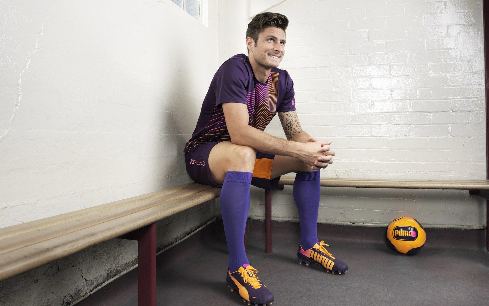 骑勇双雄的统治阴影下,自由球员市场的价值重构与冠军梦的凋零